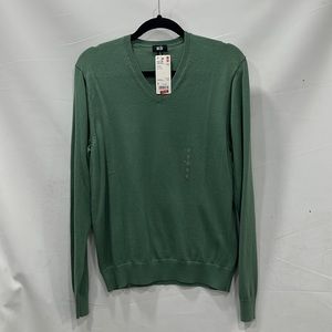 Uniqlo long sleeve sweater